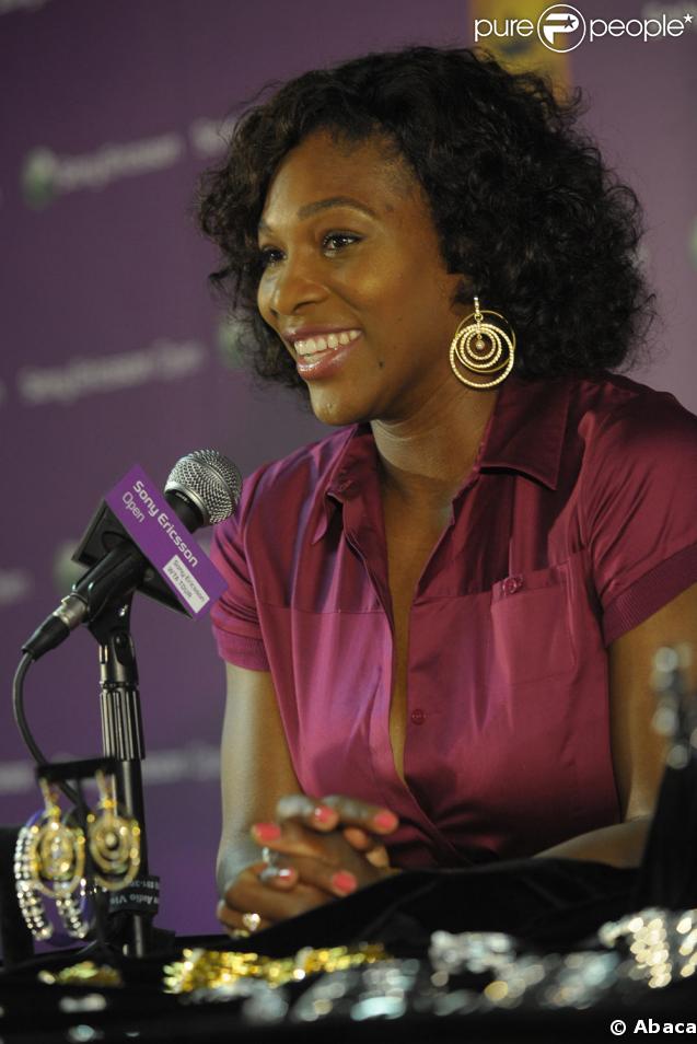 Serena Williams, la star du tennis, vous présente ses bijoux et accessoires.