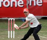 Lewis Hamilton joue au cricket