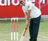 Lewis Hamilton joue au cricket