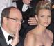 Charlene Wittstock et un charmant petit regard en coin, lors du 55e Bal de la Rose, à Monaco, le 28 mars 2009 !