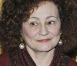 Catherine Arditi, décorée par Christine Albanel, le 30 mars 2009, au ministère de la Culture, à Paris.