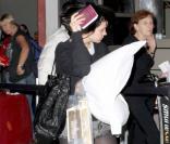 Lily Allen arrive à Los Angeles, après un petit somme