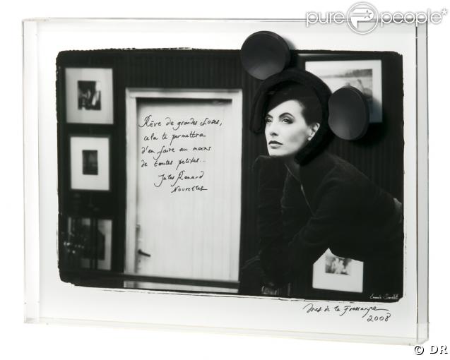 La création d'Inès de la Fressange pour l'opération Mickey, mes oreilles et moi (2009)