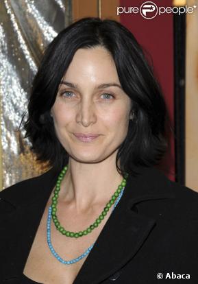 Carrie-Anne Moss en janvier 2008 