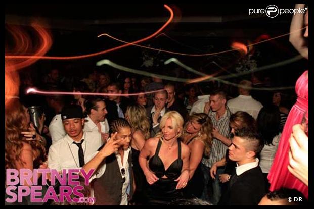 Britney Spears en boîte de nuit à Dallas, après son concert. 31/03/09 