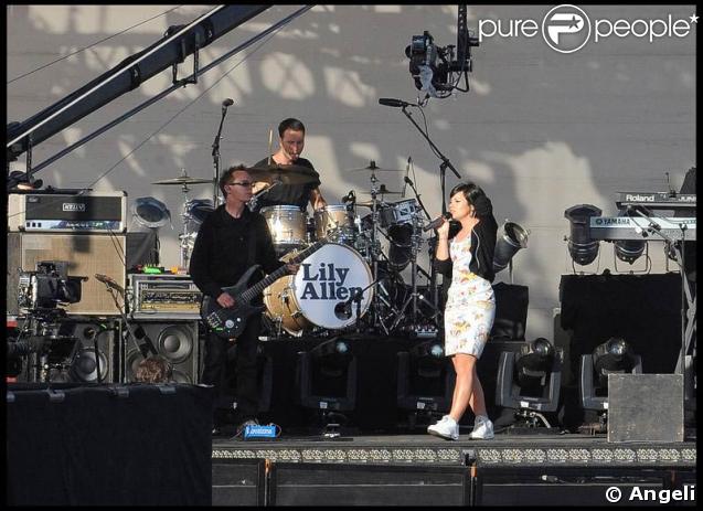 Lily Allen répète pour sa prestation dans le show de Jimmy Kimmel. 03/04/09