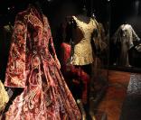 Le manteau porté par Mylène Farmer lors du final de ses concerts en 2006 est à l'Exposition Franck Sorbier, La Couture Corps et Âme du 18 mars au 20 septembre 2009 au Musée du Tissus de Lyon