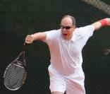 Le Prince Albert participe à un match de tennis amical avec   Guy Forget, Arnaud Boetsch et Patrick Poivre D'Arvor au Monte Carlo Country Club, à Monaco 