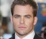 Chris Pine à la première de Star Tek à Londres hier soir