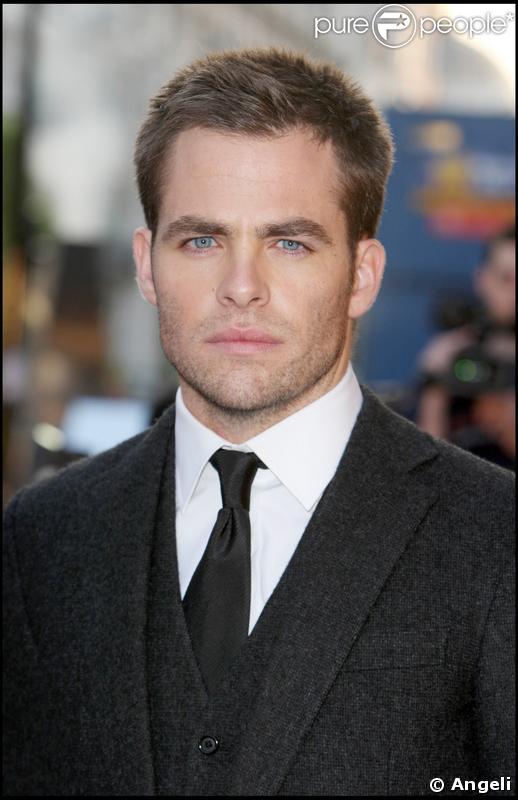 Chris Pine à la première de Star Tek à Londres hier soir