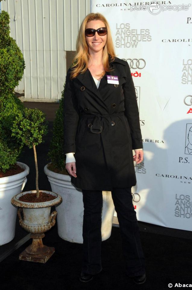  Lisa Kudrow à la soirée d'ouverture de la 14ème édition du Los Angeles Antiques Show, à Santa Monica. 22/04/09 