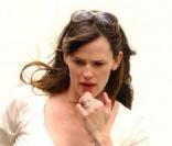 Jennifer Garner va chercher sa fille Violet à l'école avec son bébé Seraphina