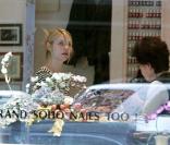 Claire Danes se fait chouchouter deux jours avant son anniversaire, à Soho