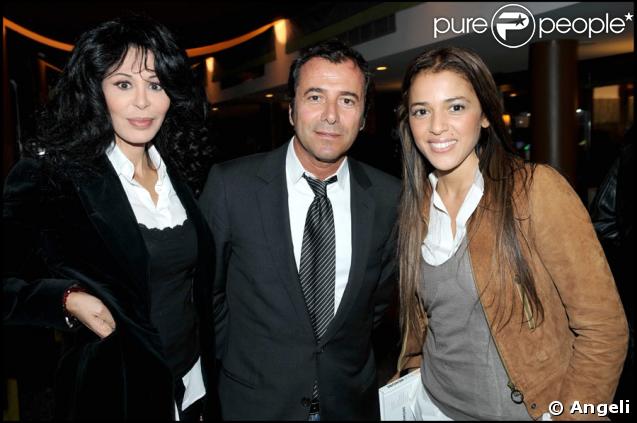 Bernard Montiel divinement entouré par Yamina Benguigui et Nâdiya 
