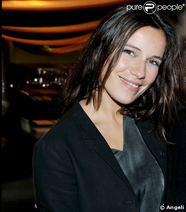 Zoé Félix lors de la soirée de lancement du livre Des souvenirs pour mémoire, le 27/04/09, à l'hôtel Fouquet's Barrière