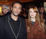 Sara Forestier et Jean-Pierre Martins lors de la soirée de lancement du livre Des souvenirs pour mémoire, le 27/04/09, à l'hôtel Fouquet's Barrière