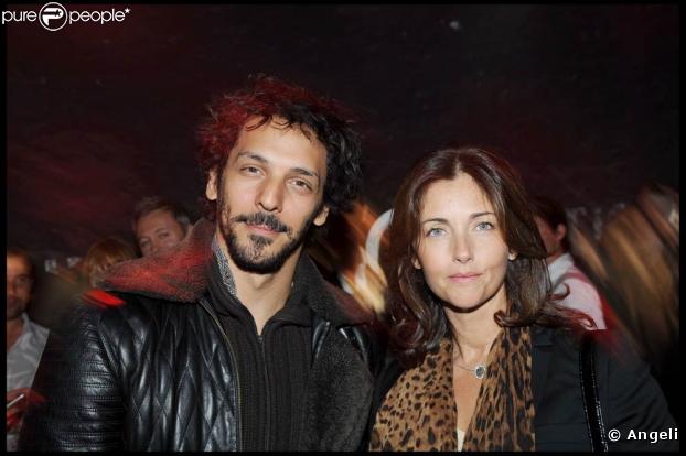 Le charismatique Tomer Sisley et la charmante Cristiana Reali, lors de la soirée-anniversaire pour les 10 ans de la collection femme de la marque IKKS, dans leur boutique rue d'Argout, à Paris, le 29 avril 2009 !