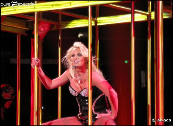Britney Spears en pleine tournée mondiale n'échappe pas à la règle et dégaine le body !