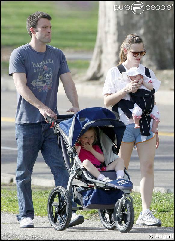 Jennifer Garner, Ben Affleck et leurs deux petites filles, à Boston.
