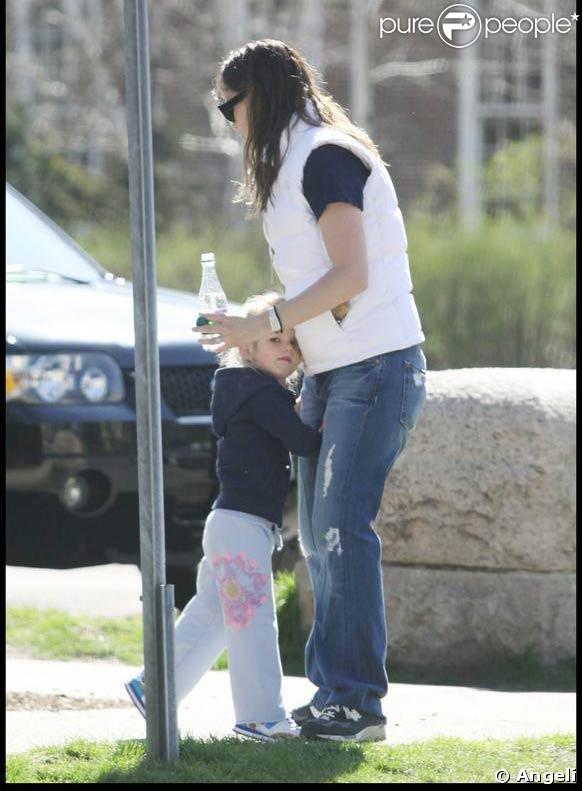 Jennifer Garner et Violet s'apprêtent à quitter L.A pour rejoindre Ben Affleck à Boston. 
