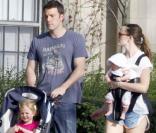 Jennifer Garner, Ben Affleck et leurs deux petites filles, à Boston.