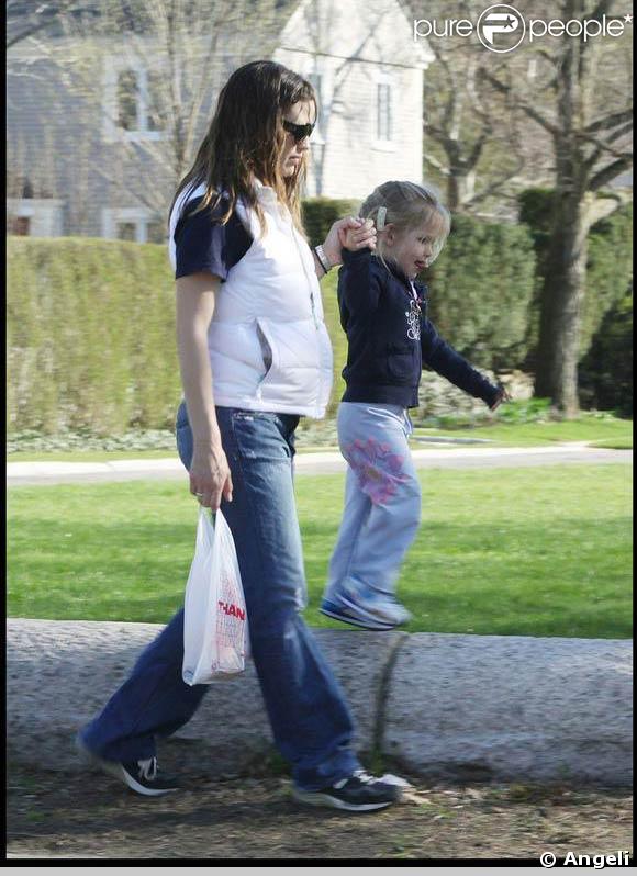 Jennifer Garner et Violet s'apprêtent à quitter L.A pour rejoindre Ben Affleck à Boston. 
