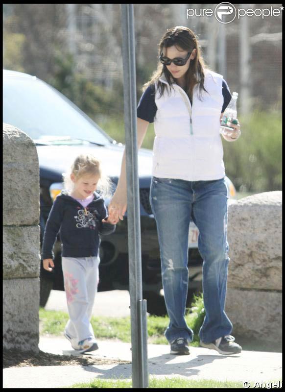 Jennifer Garner et Violet s'apprêtent à quitter L.A pour rejoindre Ben Affleck à Boston. 