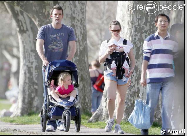 Jennifer Garner, Ben Affleck et leurs deux petites filles, à Boston.