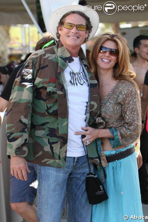 David Hasselhoff et sa nouvelle compagne  Kimberly Porter au festival de Coachella le 18 avril 2009  