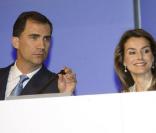 Letizia et le prince Felipe lors d'une réunion à Madrid hier