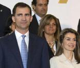 Letizia et le prince Felipe lors d'une réunion à Madrid hier