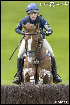 Zara Phillips participe au Badminton Horse Trials 2009.