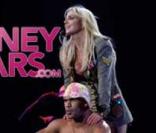 Britney Spears et ses danseurs sur scène à Montréal