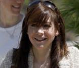 Alyson Hannigan se promène avec son bébé et son mari sur Montana Avenue à Los Angeles 14 mai 2009