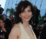 Juliette Binoche lors de la montée des marches pour la projection d'Un Prophète, le 16 mai 2009