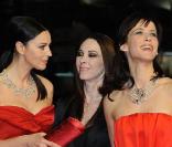 Monica Bellucci, Marina de Van et Sophie Marceau, lors de la montée des marches de Ne te retourne pas, le samedi 16 mai, à Cannes ! 