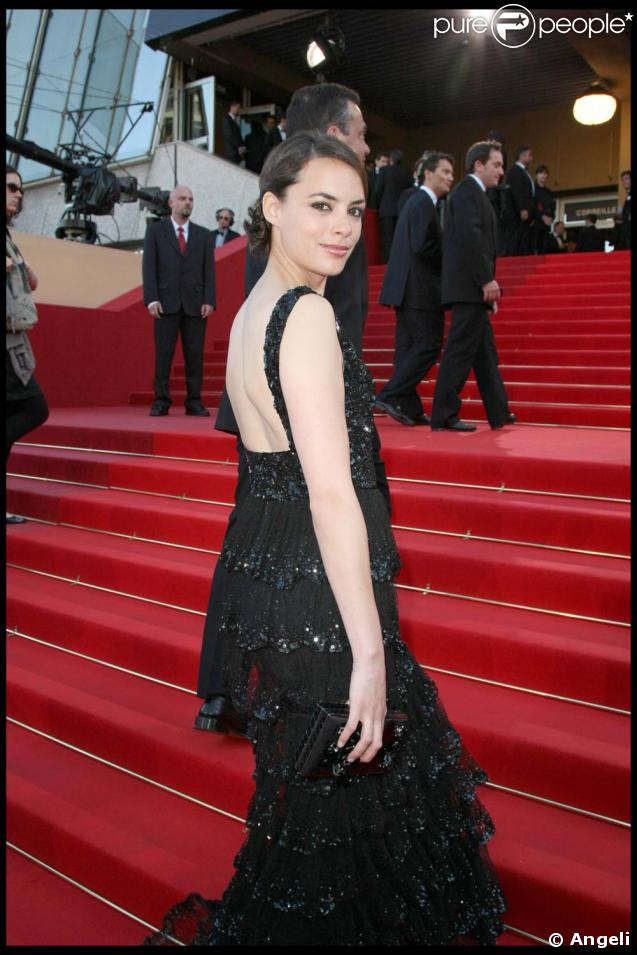 Bérénice Bejo avant la projection de Looking for Eric, au Festival de Cannes, le 18 mai 2009