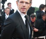 Lambert Wilson avant la projection de Looking for Eric, au Festival de Cannes, le 18 mai 2009
