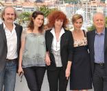 Michel Vuillermoz, Emmanuelle Devos, André Dussollier, Anne Consigny et Sabine Azéma lors du photocall le 20 mai 2009 des Herbes Folles présenté au 62e Festival de Cannes