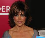 Lisa Rinna présente son livre <i>Rinnavation: Getting Your Best Life Ever</i>. Son mari Harry Hamlin est là pour l\'accompagner. 19/05/09<br />