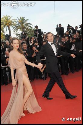 Très fendue... hier soir à la montée des marches à Cannes