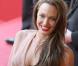 Angelina Jolie a de quoi être contente avec ce joli décolleté. Hier soir à la montée des marches à Cannes