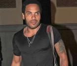 Lenny Kravitz et sa nouvelle compagne sont de sortie à Madrid