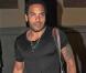 Lenny Kravitz, c'est l'amour... mûr avec sa nouvelle compagne ! Regardez !