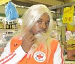 Quand Anthony Kavanagh se transforme en blonde, il fait des ravages. Chevelure de rêve et pose de top model, le comique déborde de sensualité !