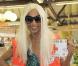 Quand Vincent Mc Doom se glisse dans la peau d'une blonde, il est comme un poisson dans l'eau !