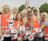 Pour la 75ème quête de la Croix-Rouge à Boulogne-Billancourt, les blondes assurent ! Vous les reconnaissez ? 