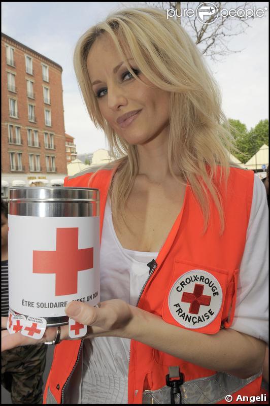 Adriana Karembeu, une ambassadrice de rêve pour la Croix-Rouge. Après 10 ans, elle est toujours aussi sublime ! Happy-birthday.  