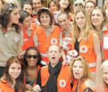 Les célébrités voient blond pour la 75ème quête de la Croix-Rouge à Boulogne-Billancourt le 23 mai 2009