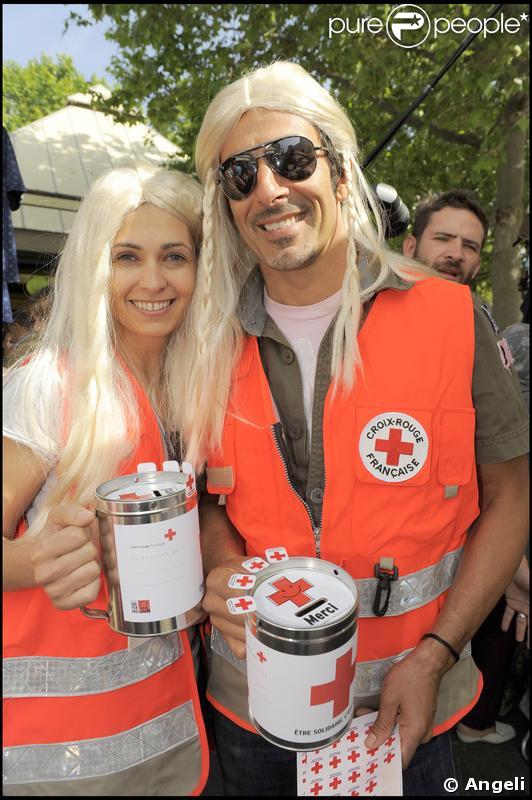 Adeline Blondieau et son homme s'amusent comme des fous. La fête est plus folle... en blondes !